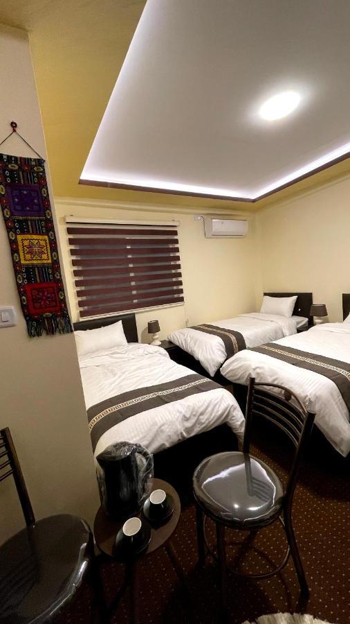 Ad Deir Guesthouse Wadi Musa Ngoại thất bức ảnh